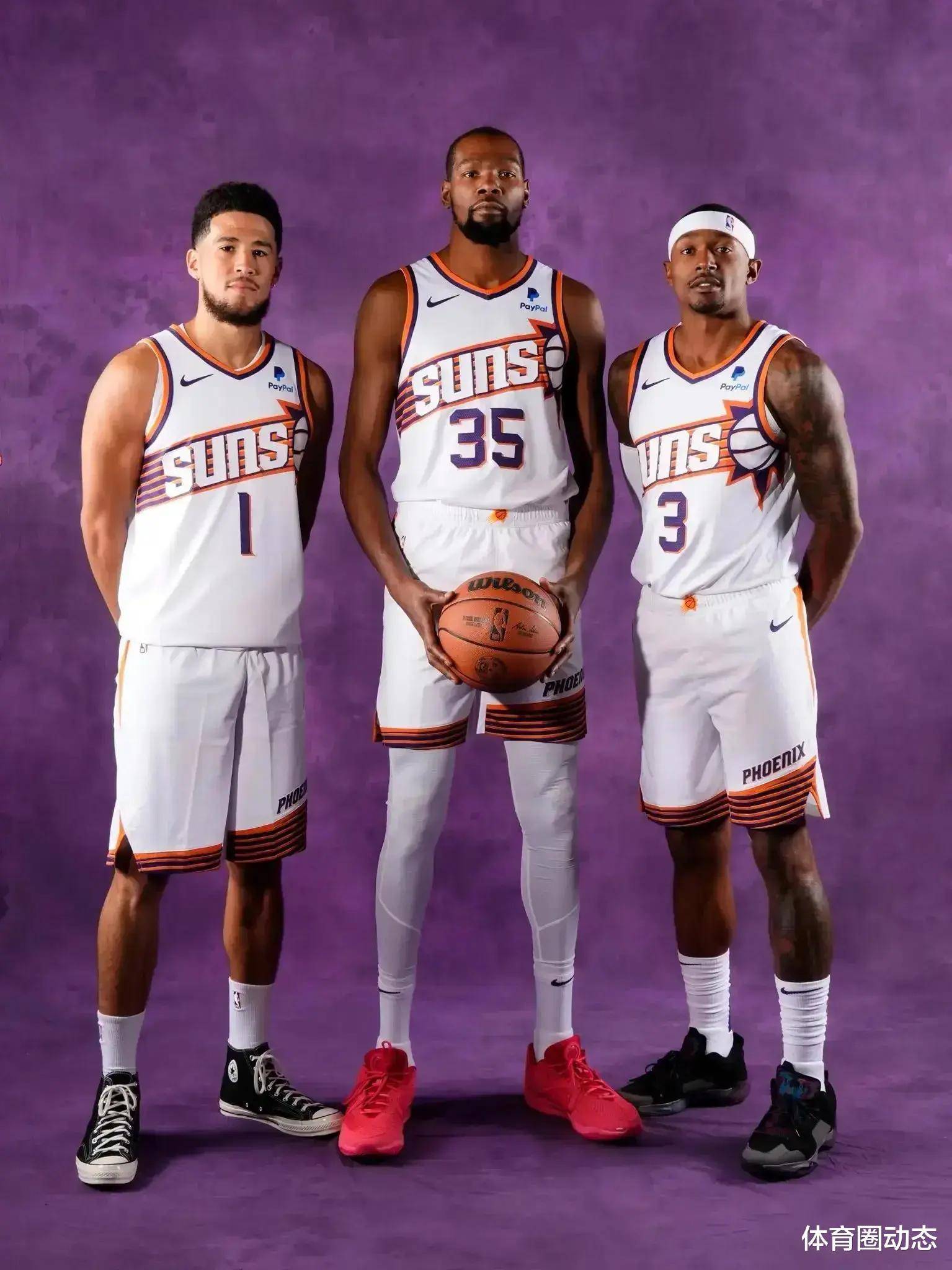 火箭鏖战希腊男篮,布克打破历史纪录 火箭鏖战希腊男篮,布克打破历史纪录