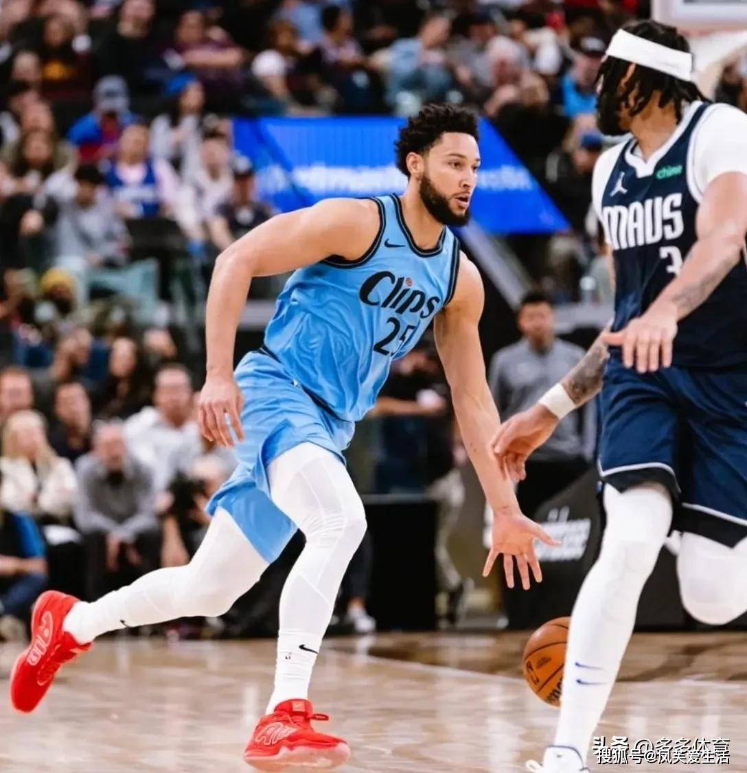 巴西男篮轻取爵士，西蒙斯关键制胜