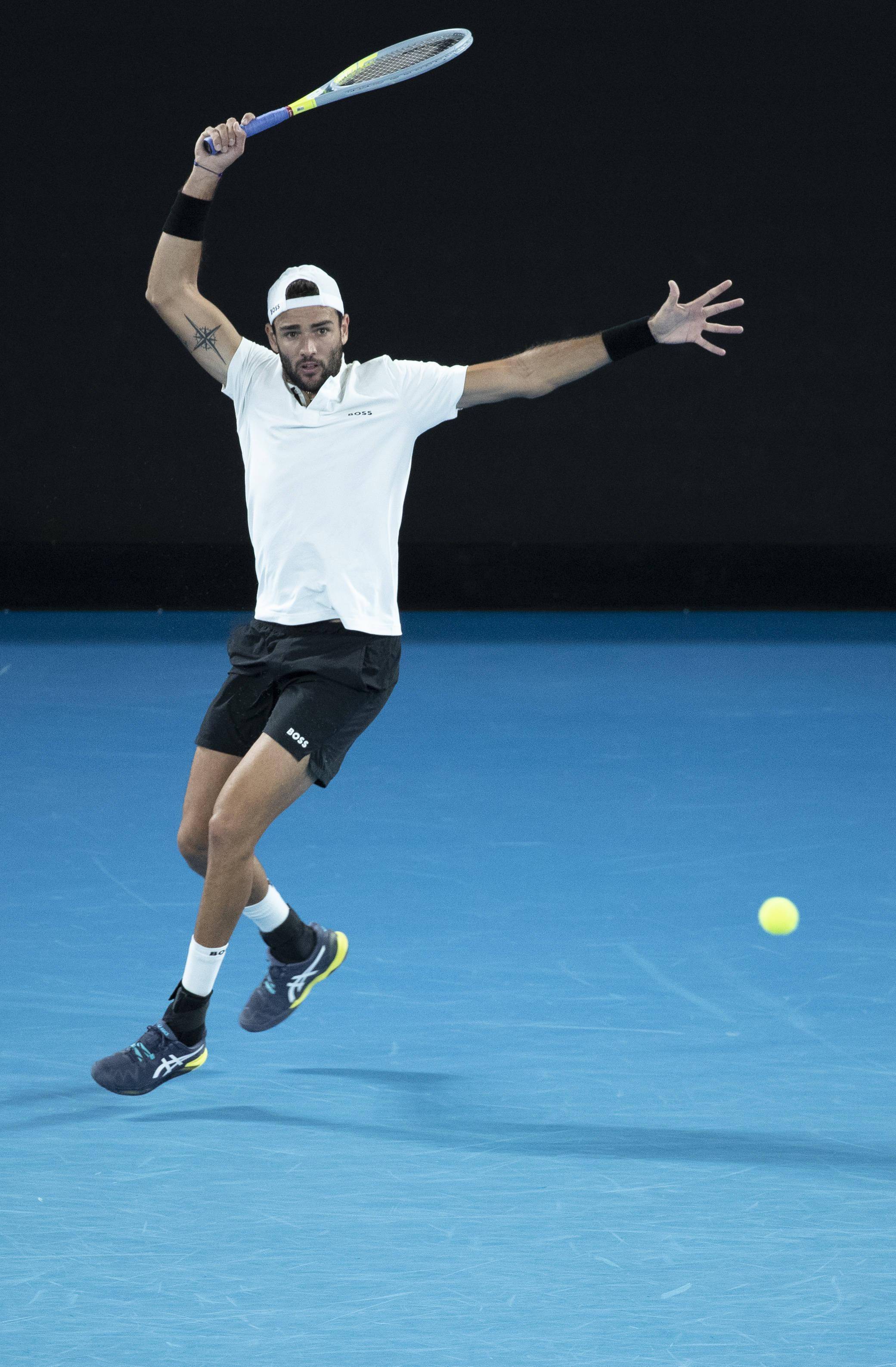 澳网完胜年终总决赛,纳达尔点燃赛场 澳网完胜年终总决赛,纳达尔点燃赛场