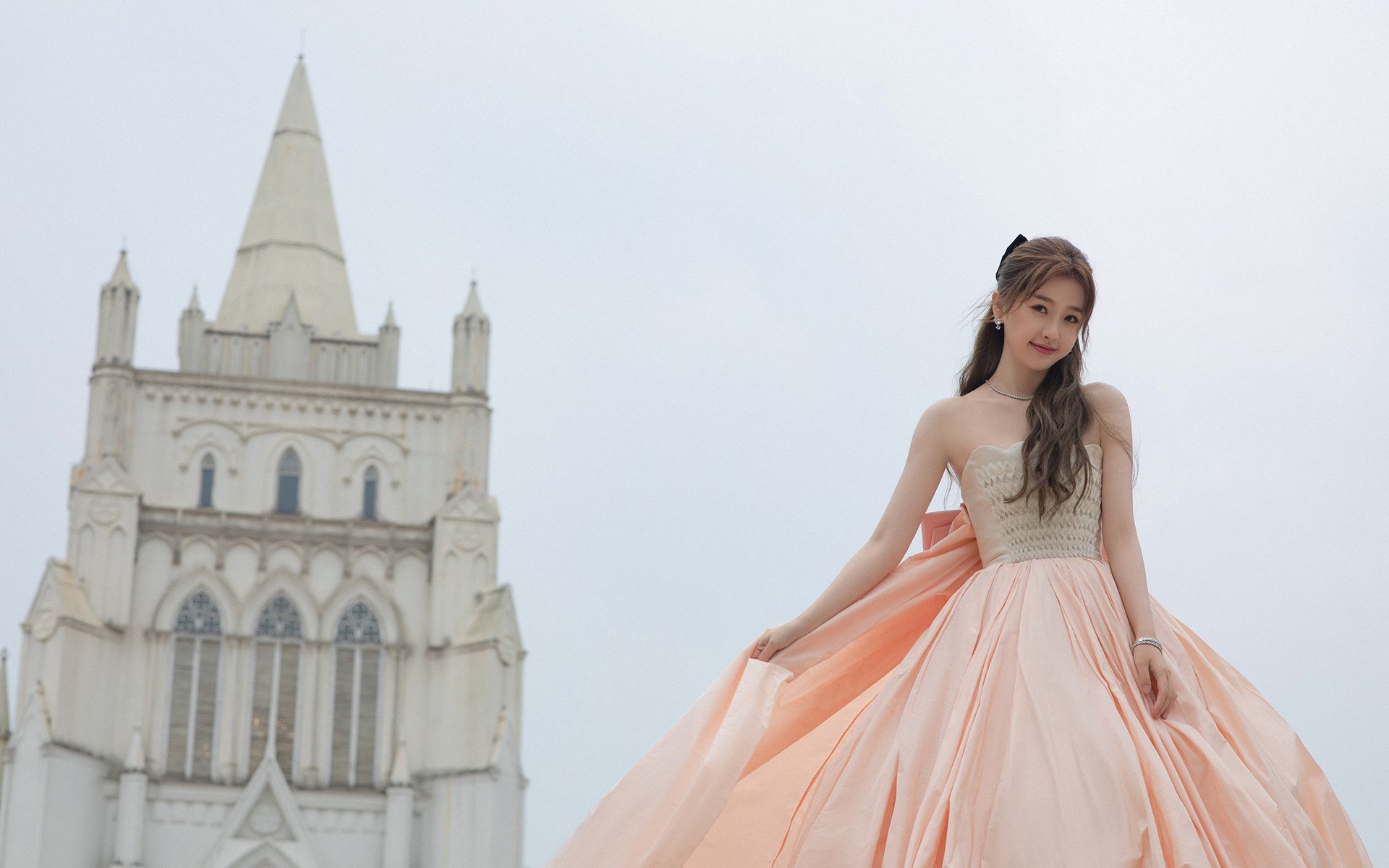 降维打击！文班亚马惊天隔扣撕裂独行侠防线，新王登基之夜