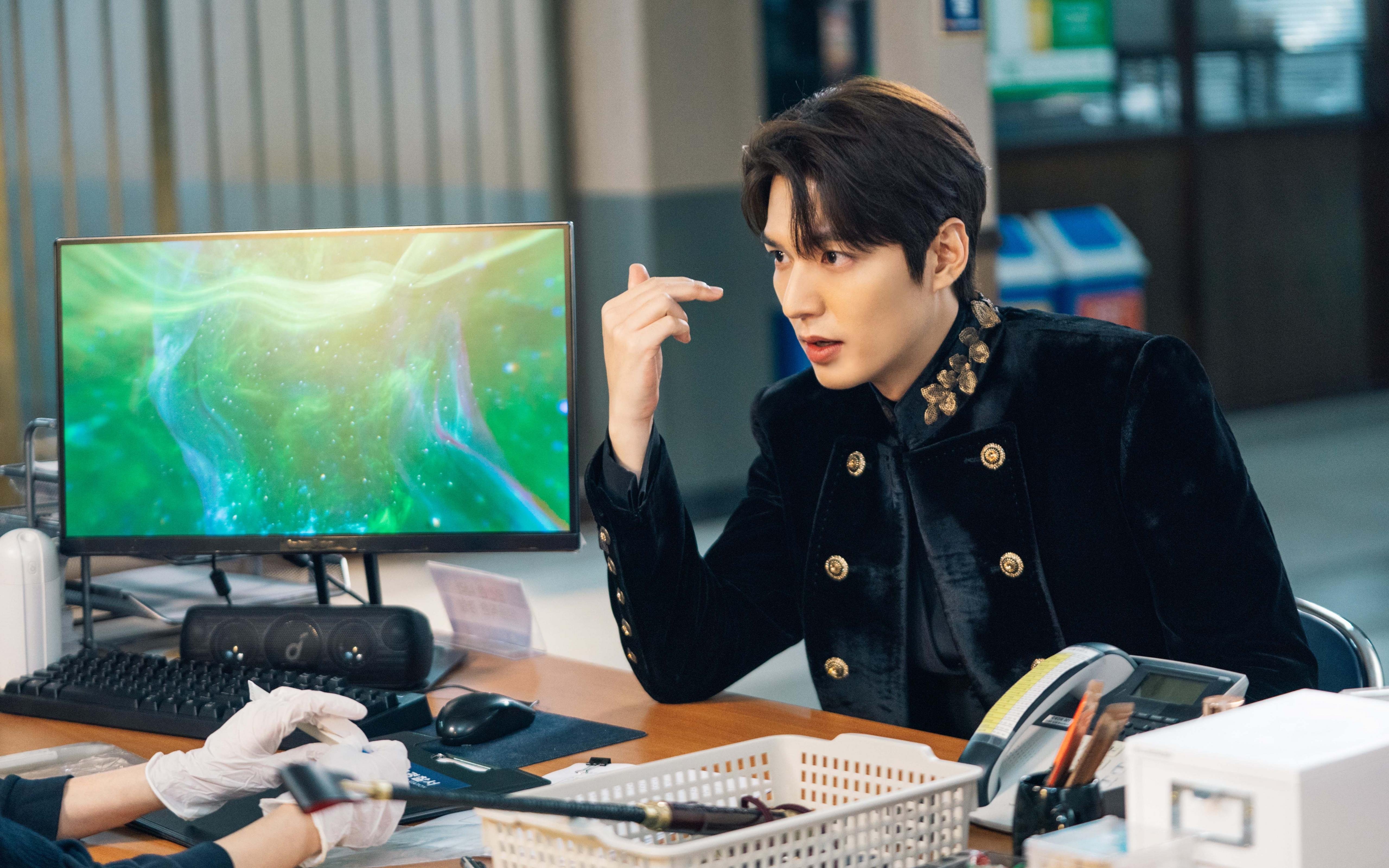 爱游戏官网-跨越体育的传奇一夜，玻利维亚翻盘罗马的启示与克瓦拉茨赫利亚东决关键战接管比赛