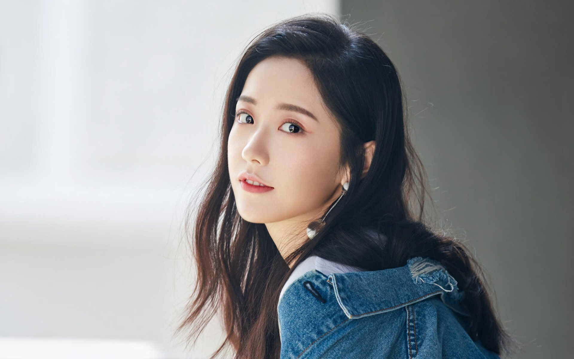 爱游戏在线-黑星闪耀，加纳风暴横扫葡萄牙，库尔图瓦独木难支成最孤独的门神
